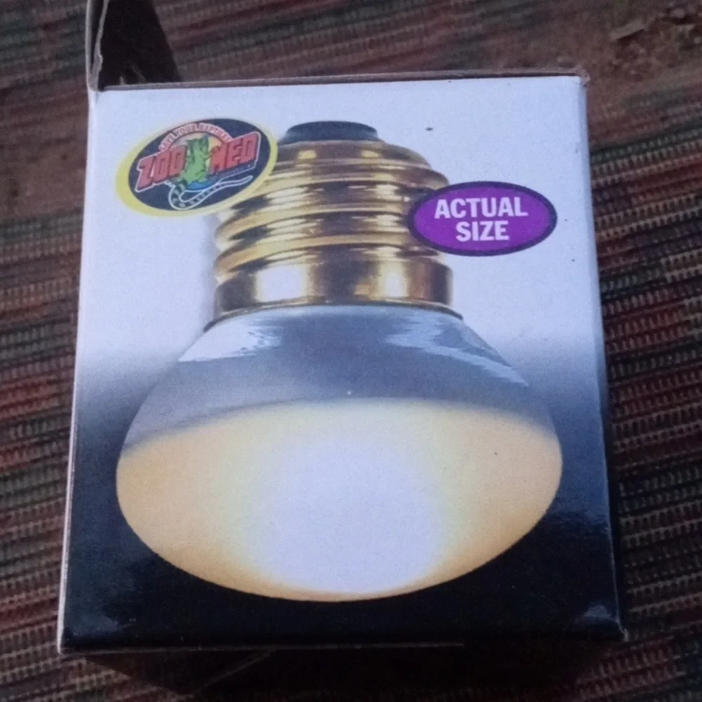New! ZOOMED 2 Nano 40w Basking Bulbs + 2 Nano 40w Heat Emitter Blubs.